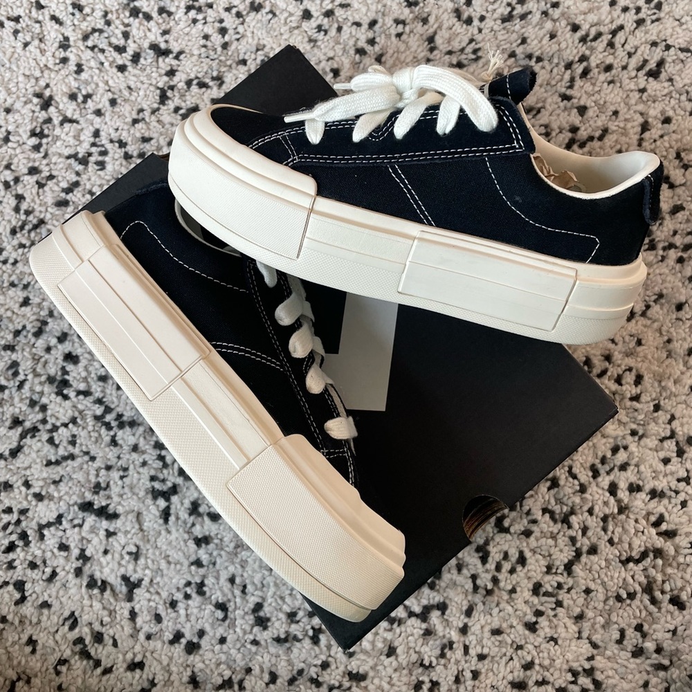 Converse Cruise: Black platform (lightweight) converse with a chunky lace!